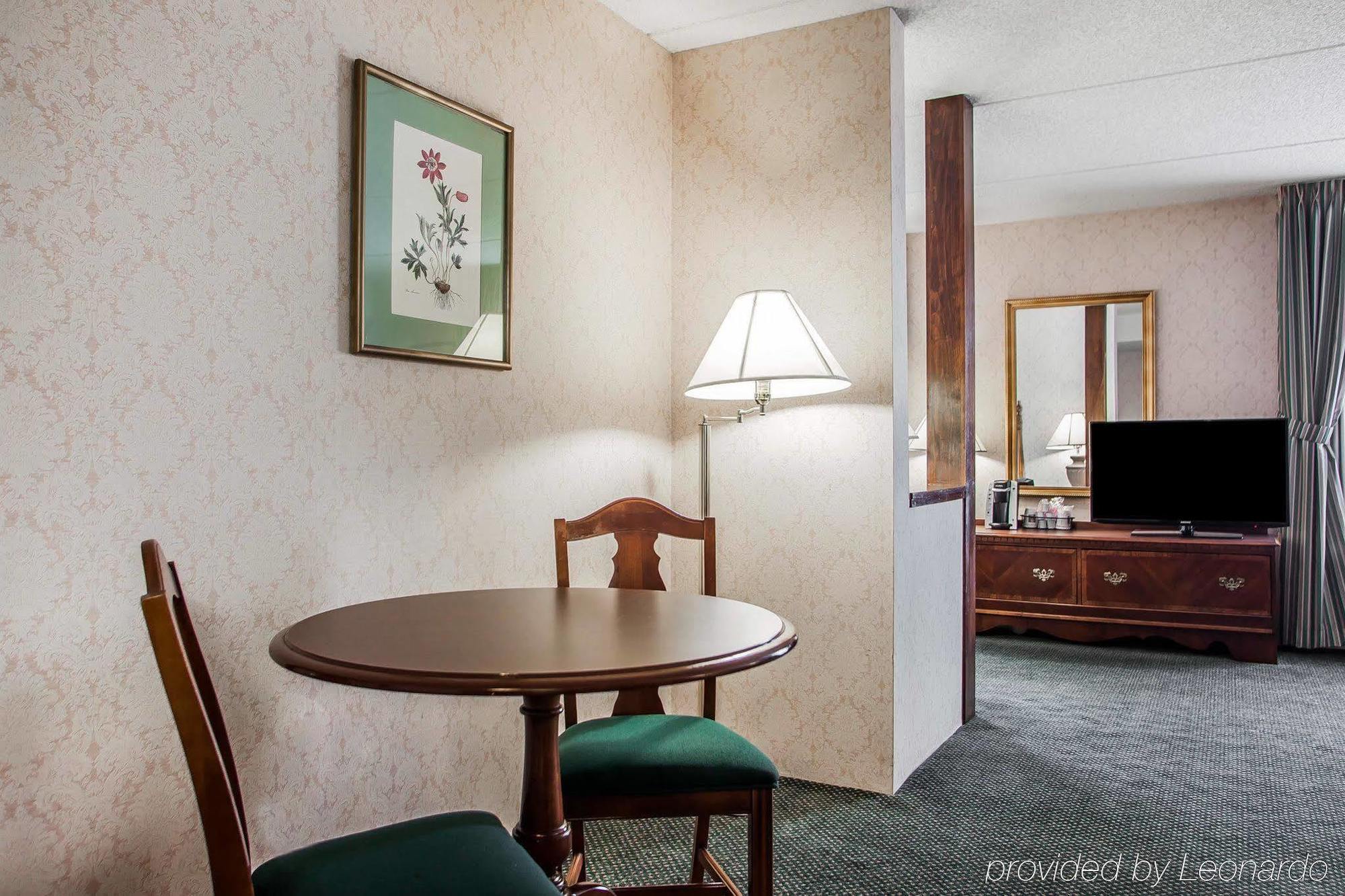 Quality Inn Montgomeryville-Philadelphia Bagian luar foto